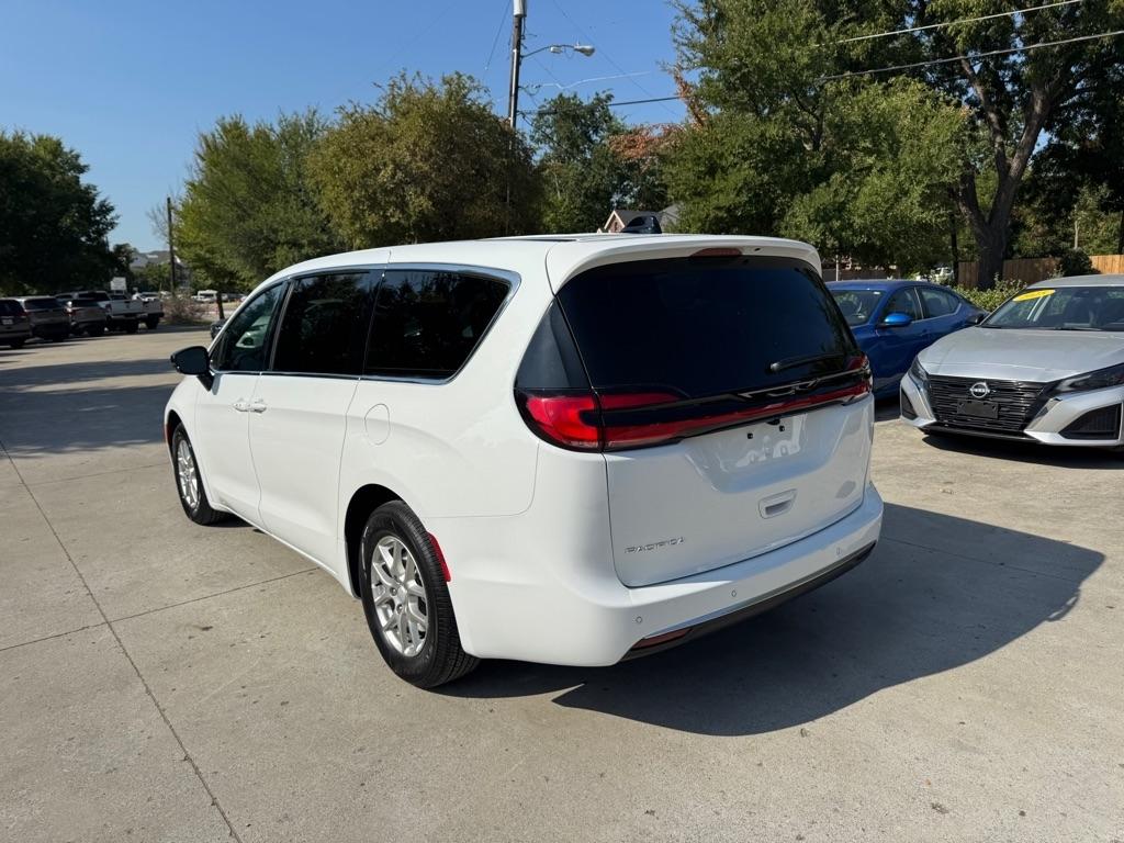 Chrysler Pacifica Select 2027