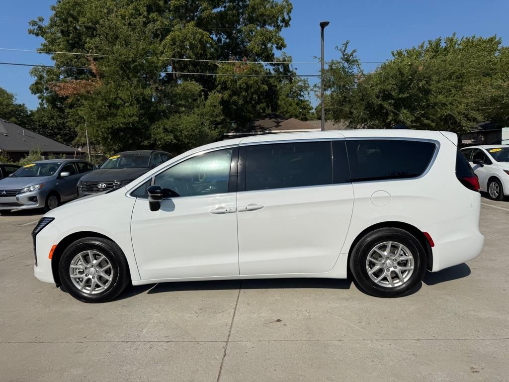Chrysler Pacifica Select 2027