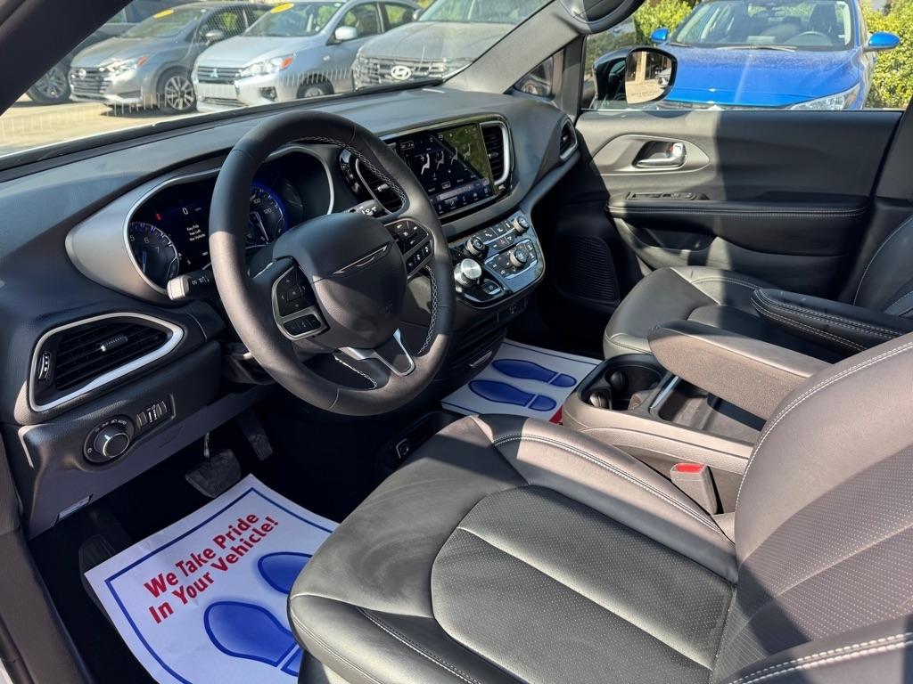 Chrysler Pacifica Select 2027