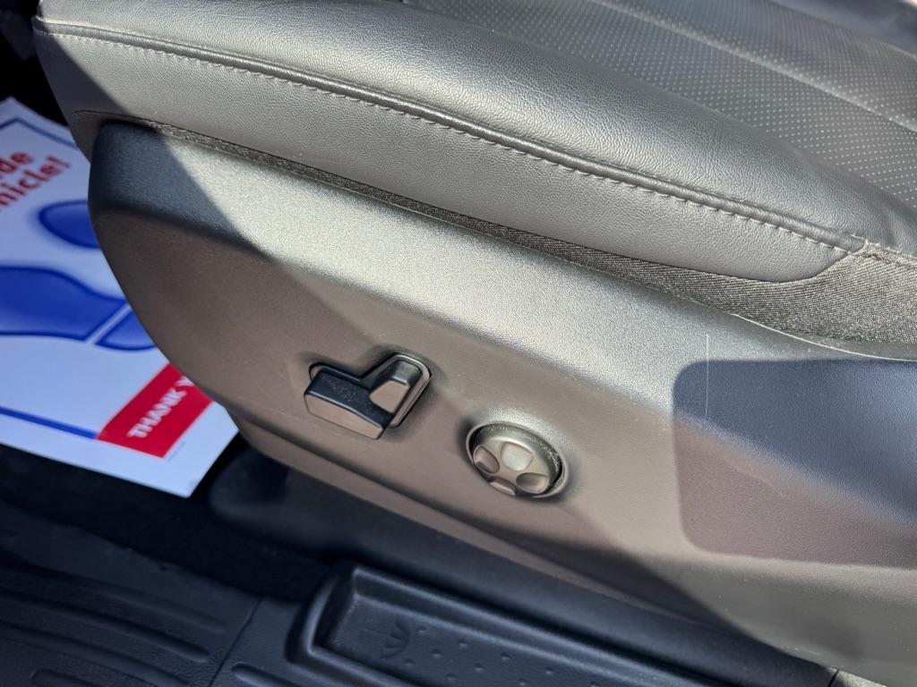 Chrysler Pacifica Select 2027