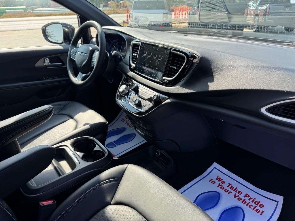 Chrysler Pacifica Select 2027