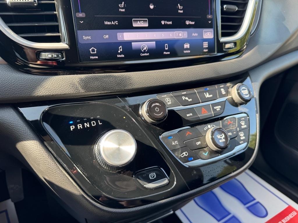 Chrysler Pacifica Select 2027