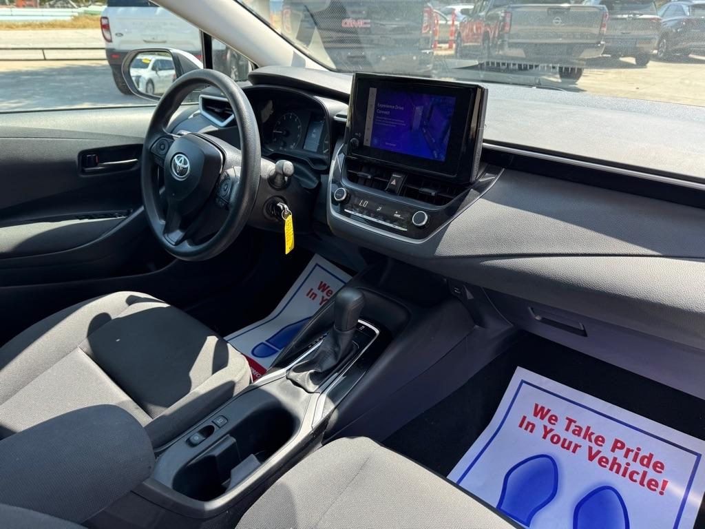Toyota Corolla LE 2025