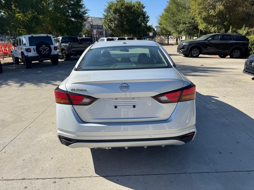 Nissan Altima 2.5 SV 2025