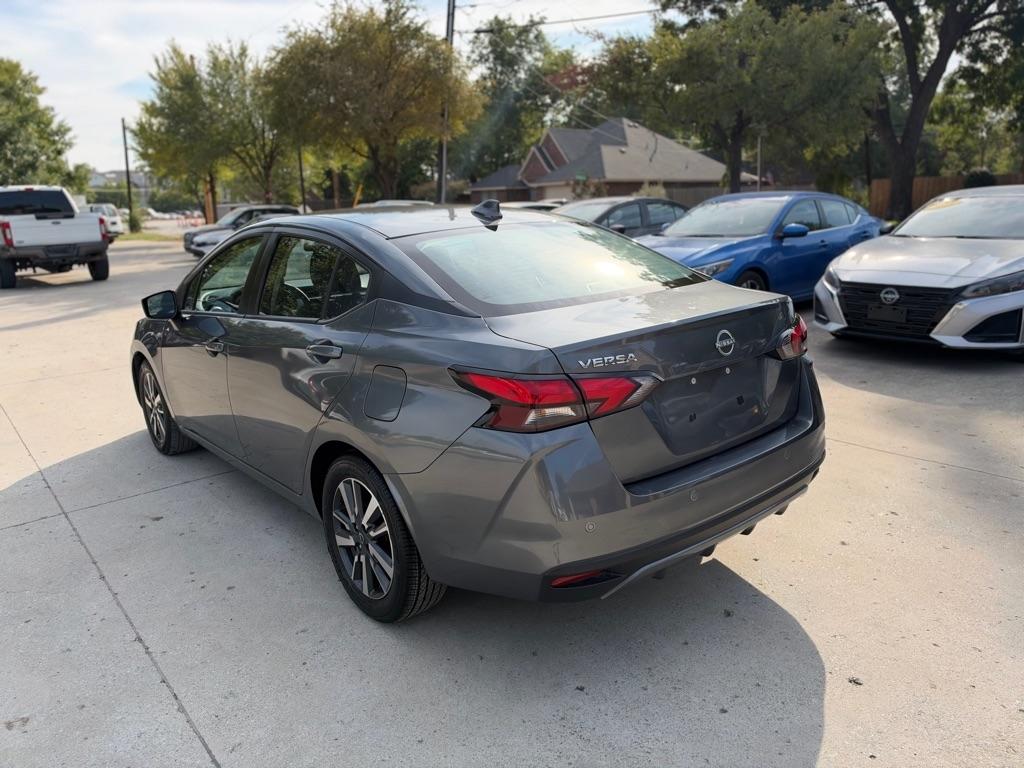 Nissan Versa SV 2025