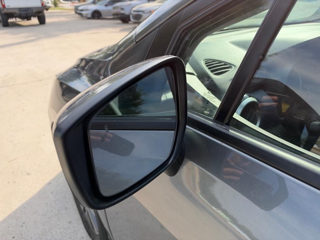 Nissan Versa SV 2025