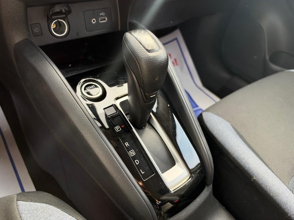 Nissan Versa SV 2025