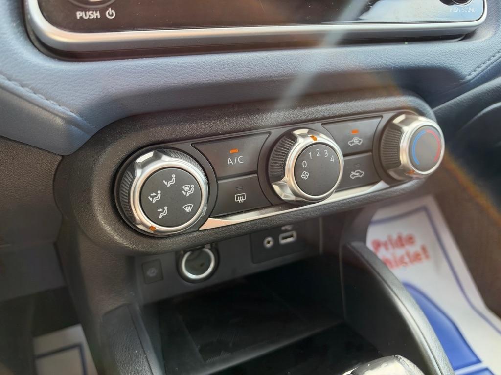 Nissan Versa SV 2025