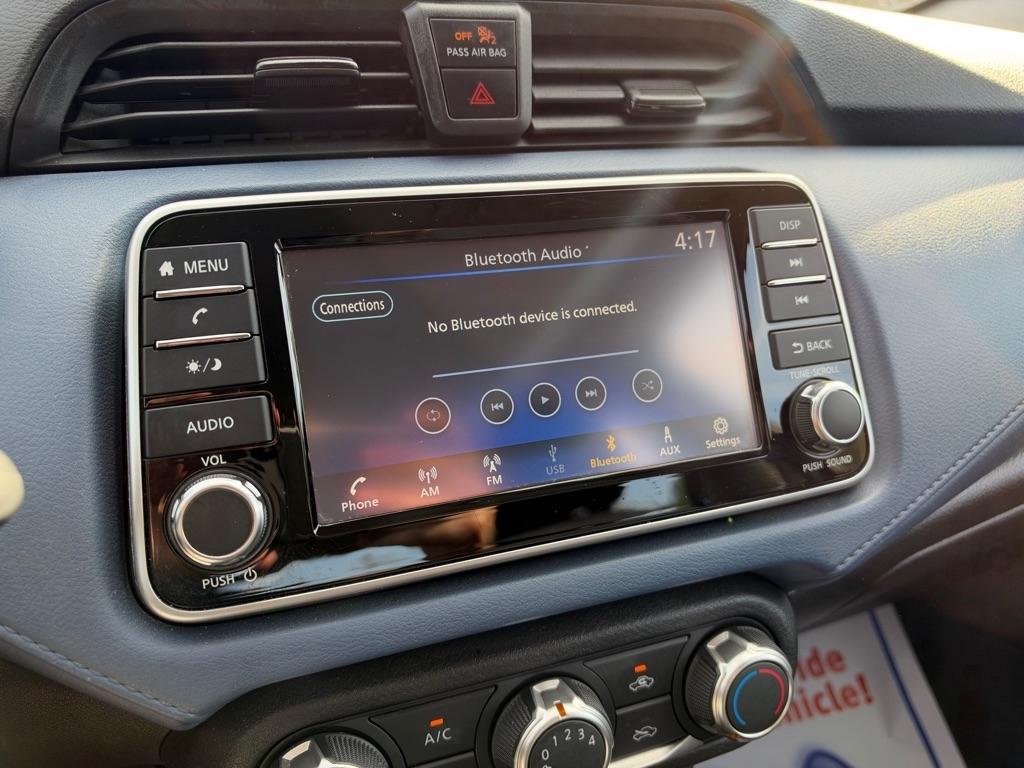 Nissan Versa SV 2025