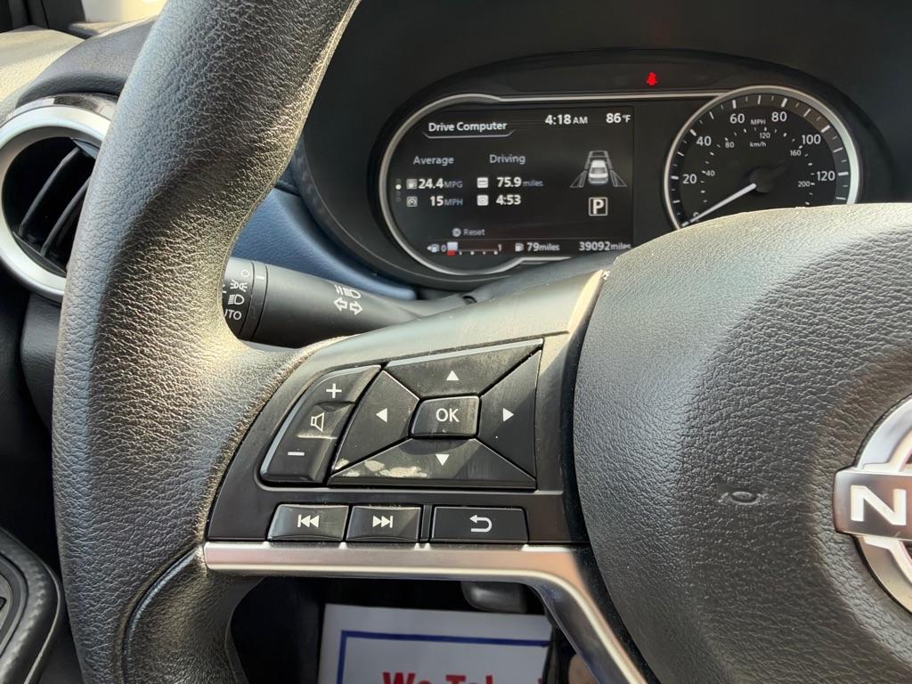 Nissan Versa SV 2025