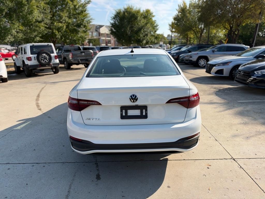 Volkswagen Jetta S 2024