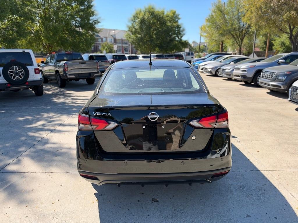 Nissan Versa S CVT 2025