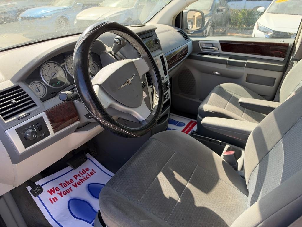 Chrysler Town & Country Touring 2010