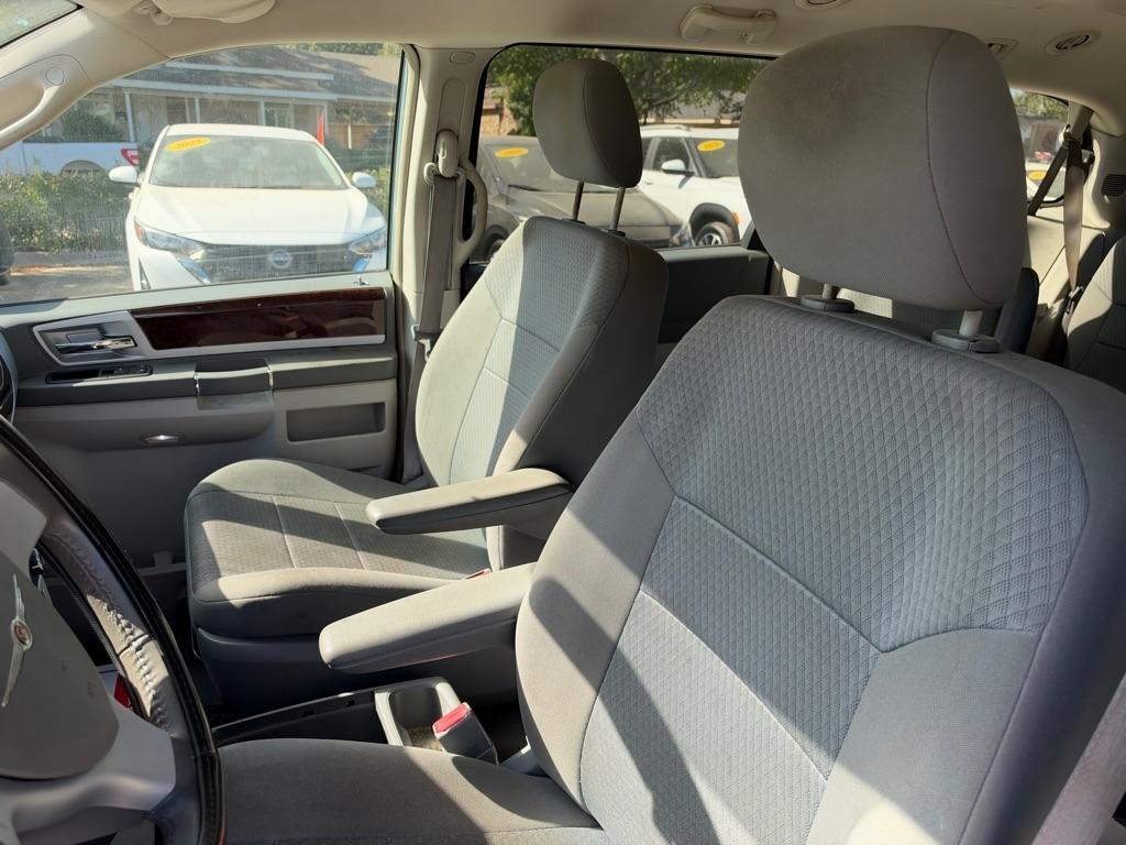 Chrysler Town & Country Touring 2010