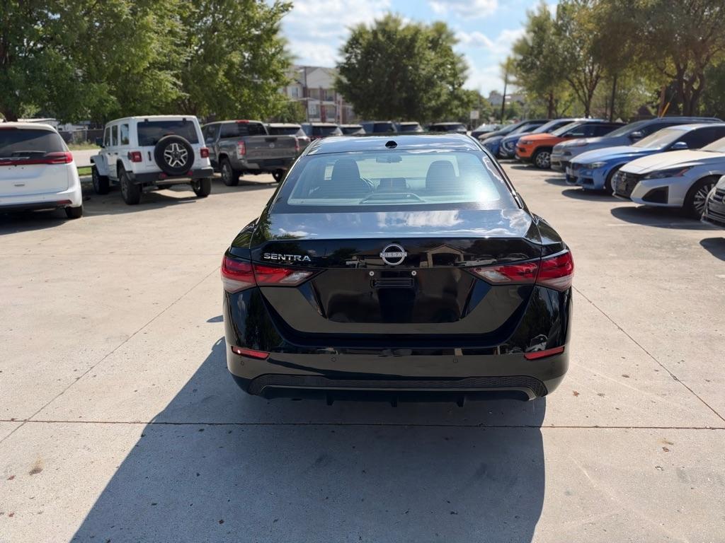 Nissan Sentra SV 2025