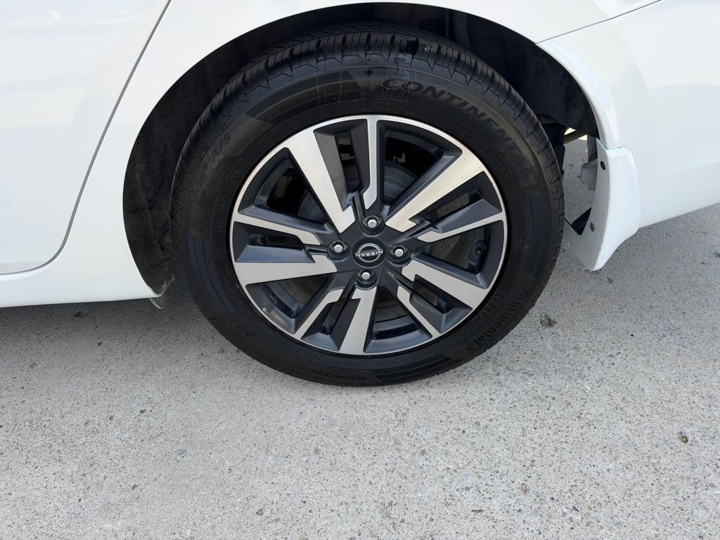 Nissan Versa SV 2023
