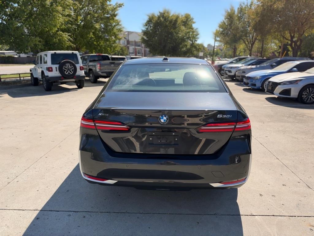 BMW 5-Series 530i xDrive 2027