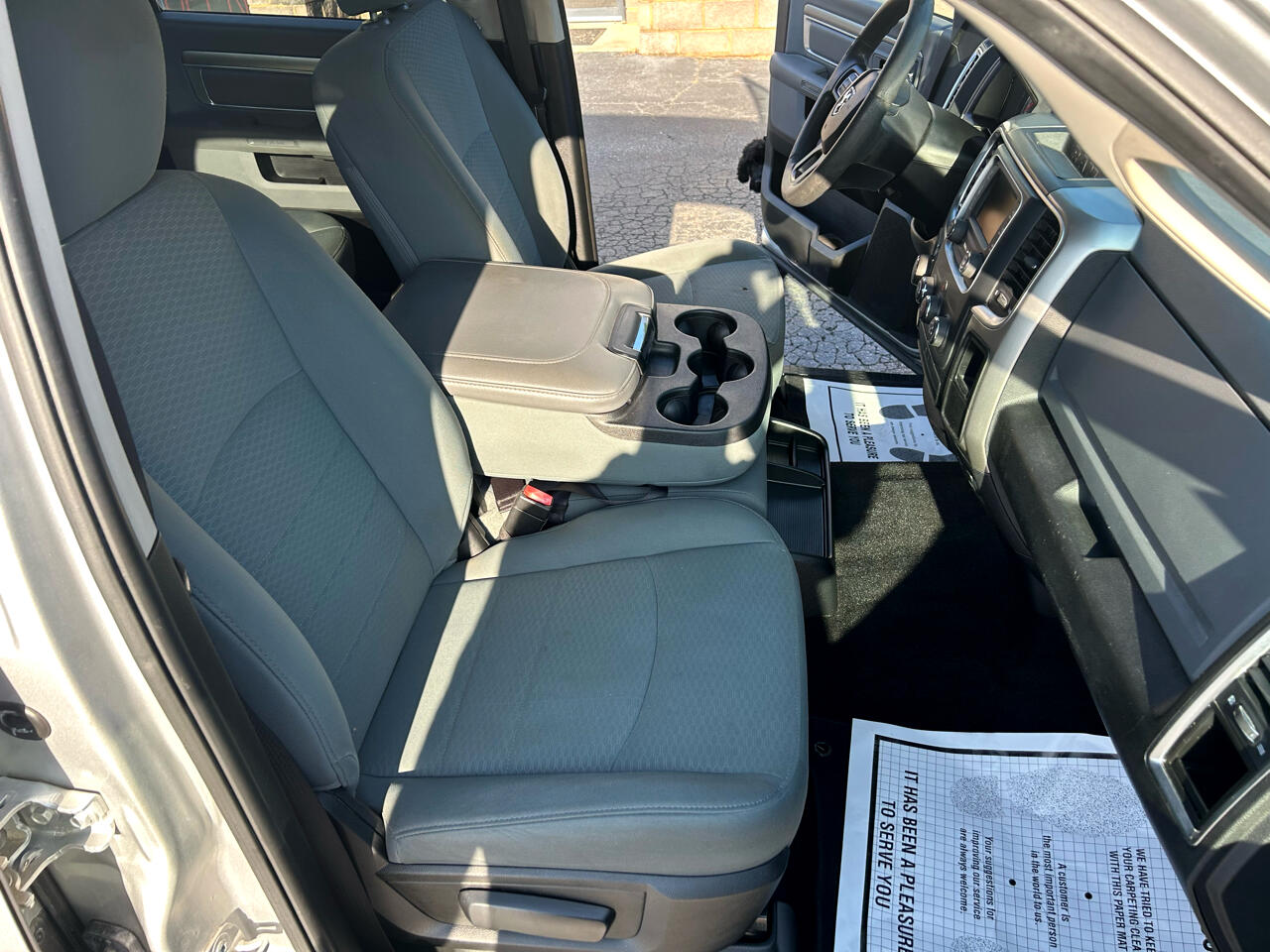 RAM 1500 SLT Crew Cab LWB 2WD 2018 RAM 1500 SLT Crew Cab LWB 2WD 2018