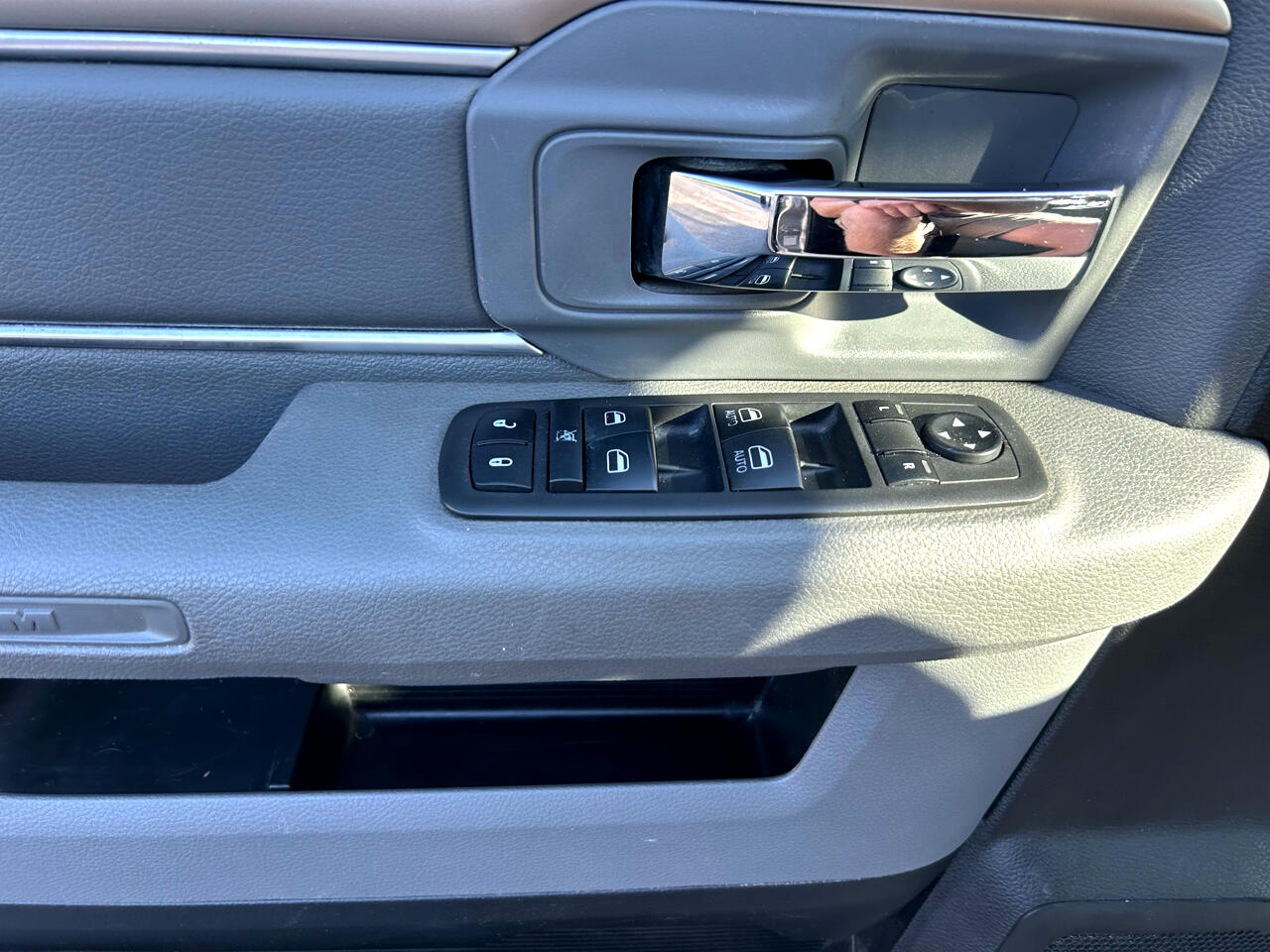 RAM 1500 SLT Crew Cab LWB 2WD 2018 RAM 1500 SLT Crew Cab LWB 2WD 2018