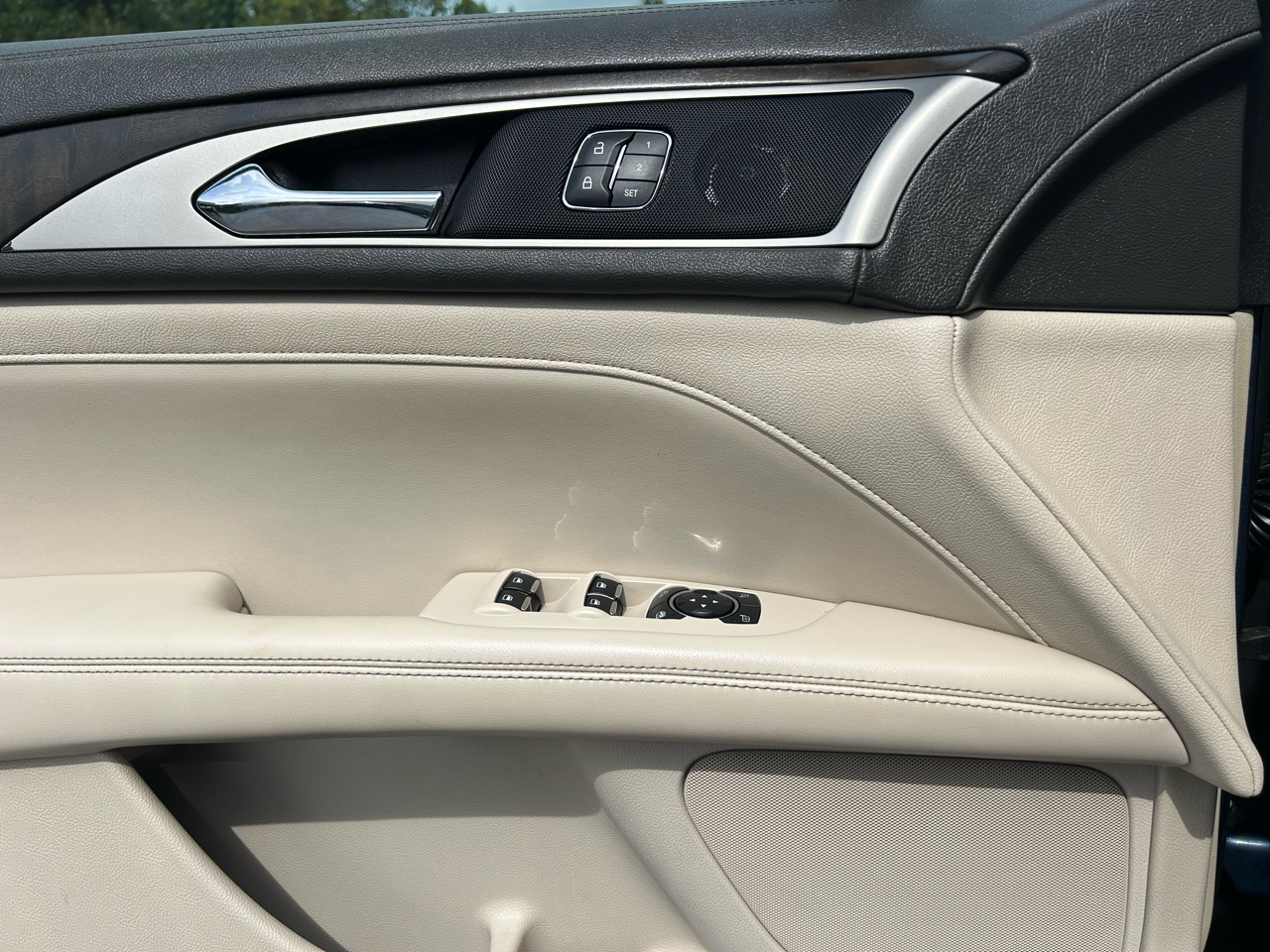 2019 Lincoln MKZ Reserve photo 9