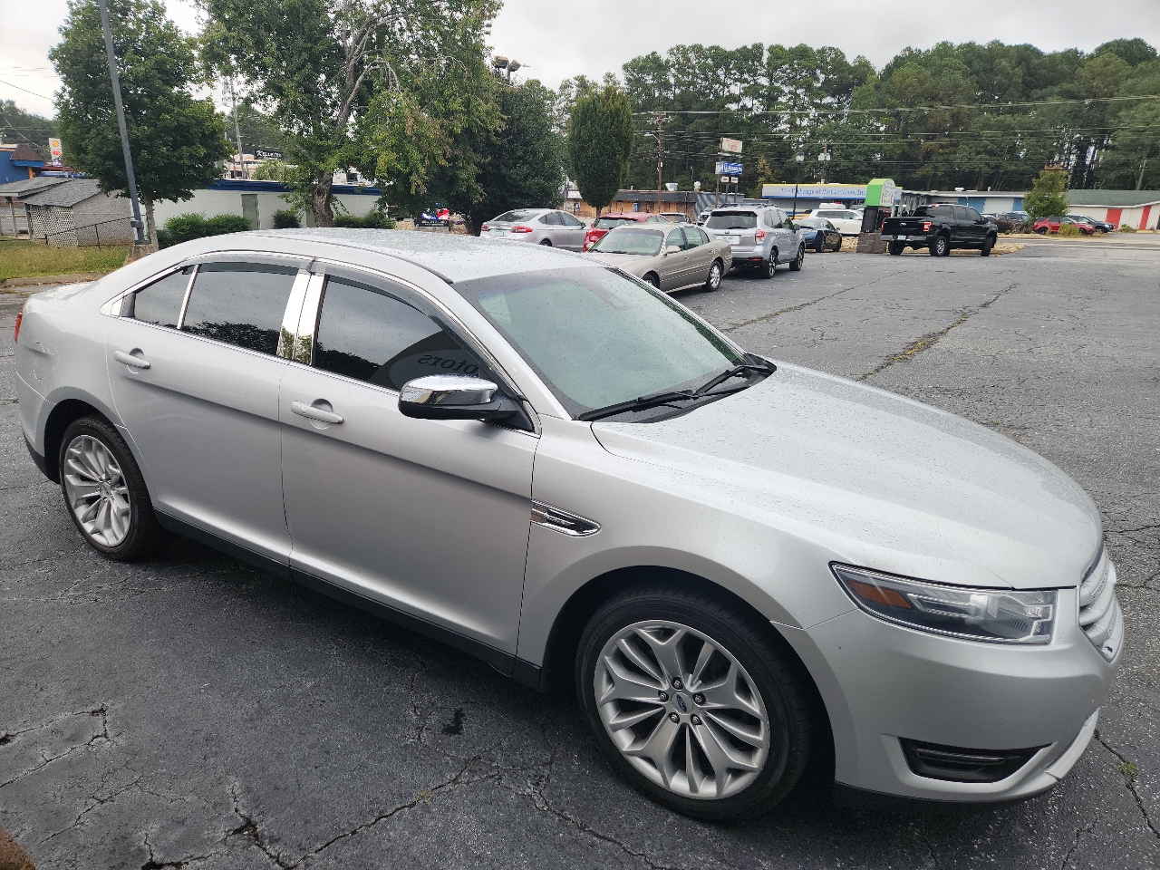 2019 Ford Taurus Limited photo 3