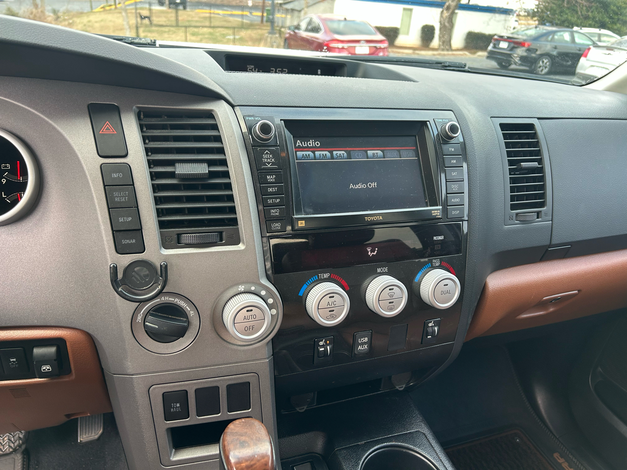 Toyota Tundra Limited 5.7L FFV CrewMax 4WD 2012