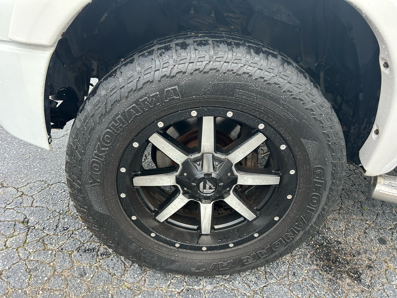 Toyota Tundra Limited 5.7L FFV CrewMax 4WD 2012