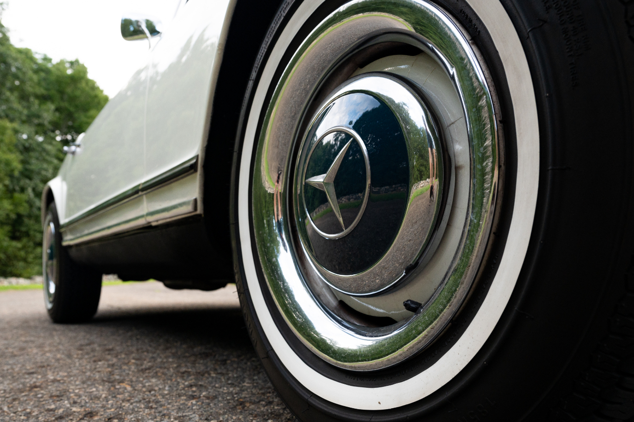 Mercedes-Benz 230SL  1965