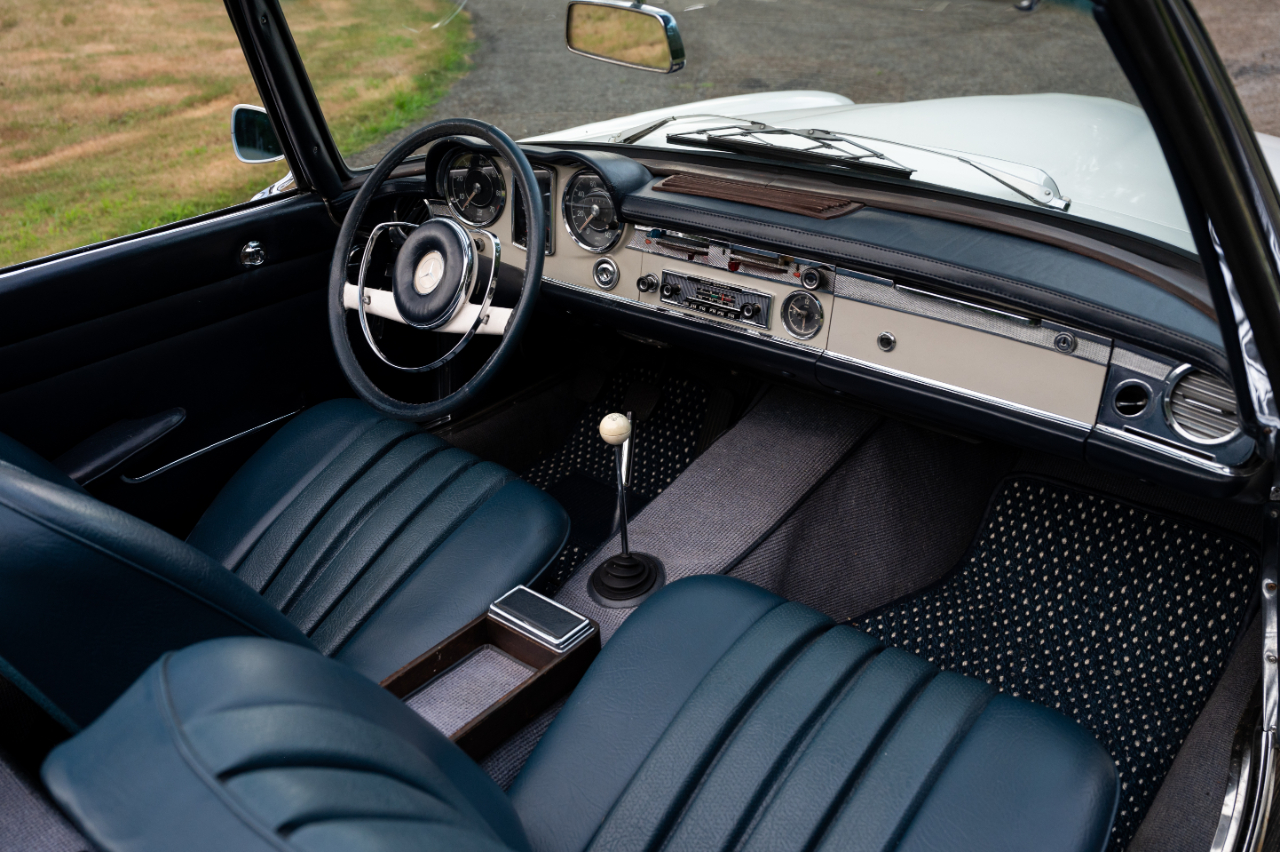 Mercedes-Benz 230SL  1965