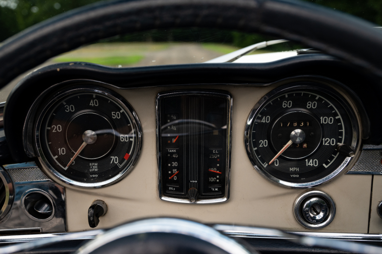 Mercedes-Benz 230SL  1965