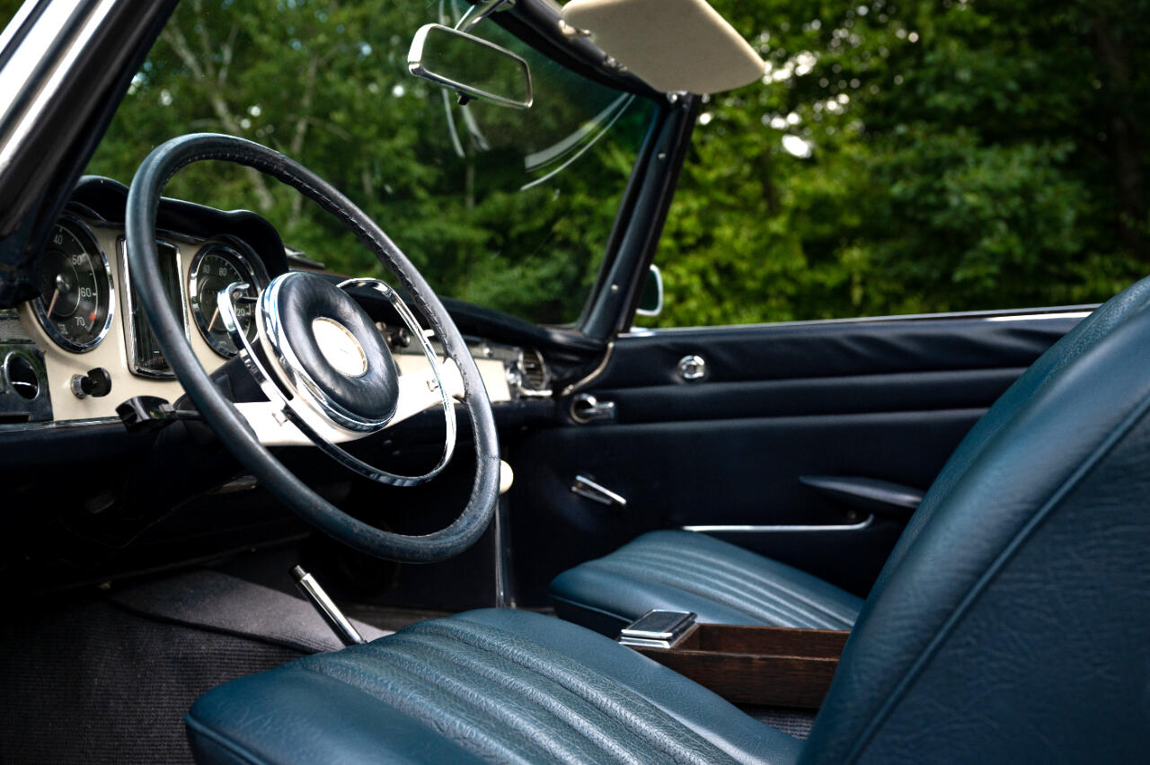 Mercedes-Benz 230SL  1965