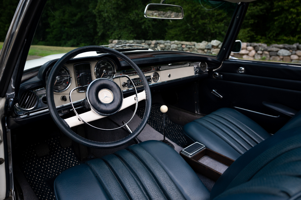 Mercedes-Benz 230SL  1965