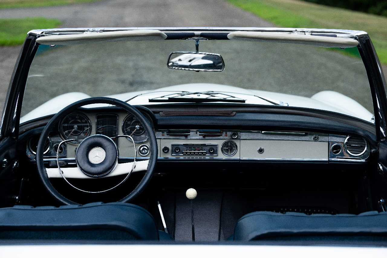 Mercedes-Benz 230SL  1965