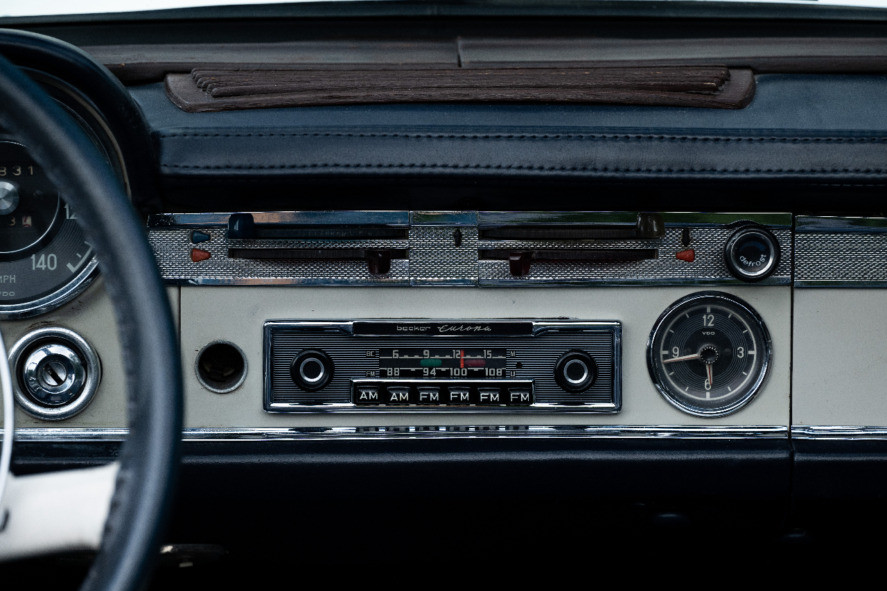 Mercedes-Benz 230SL  1965