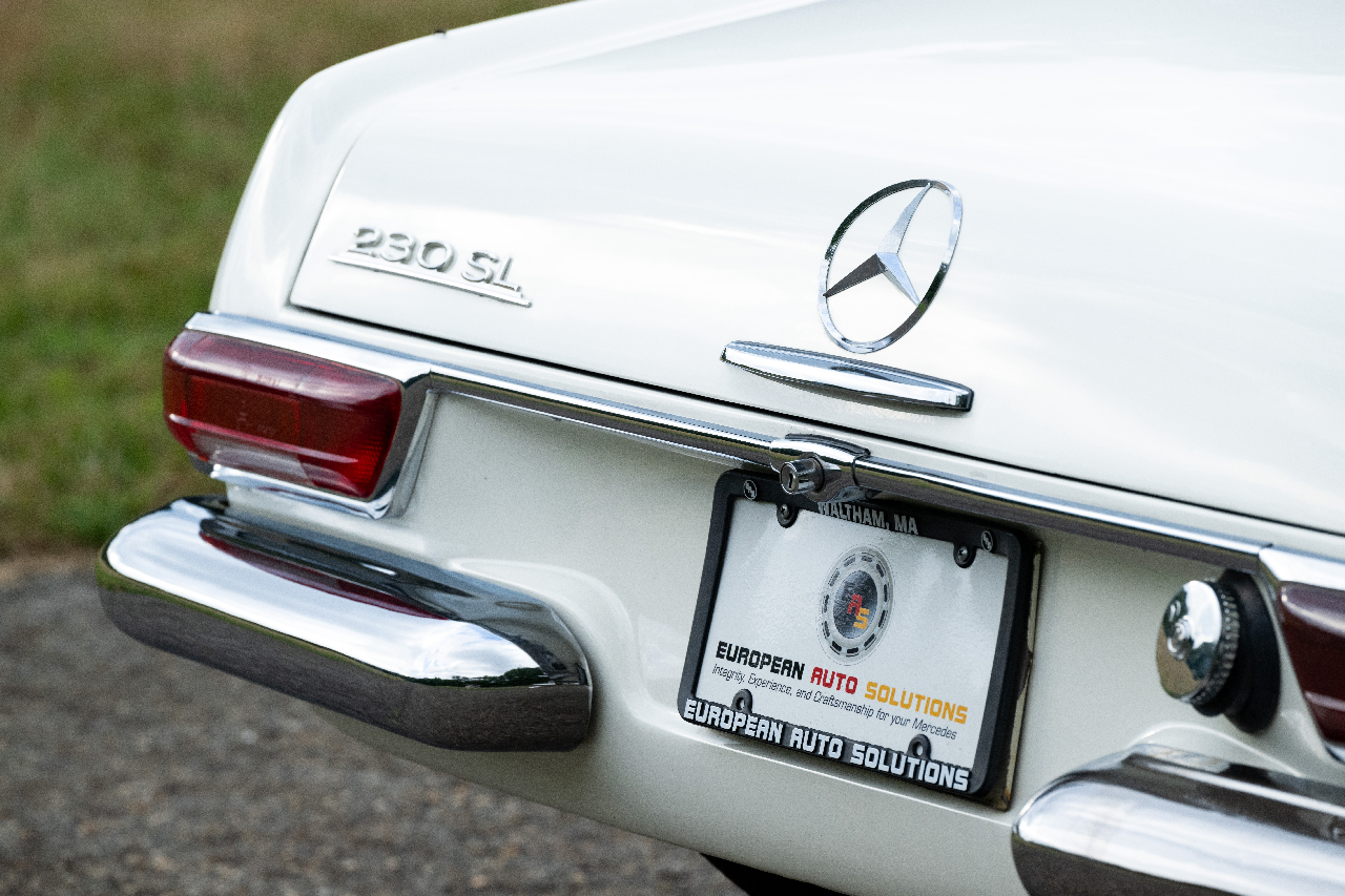 Mercedes-Benz 230SL  1965