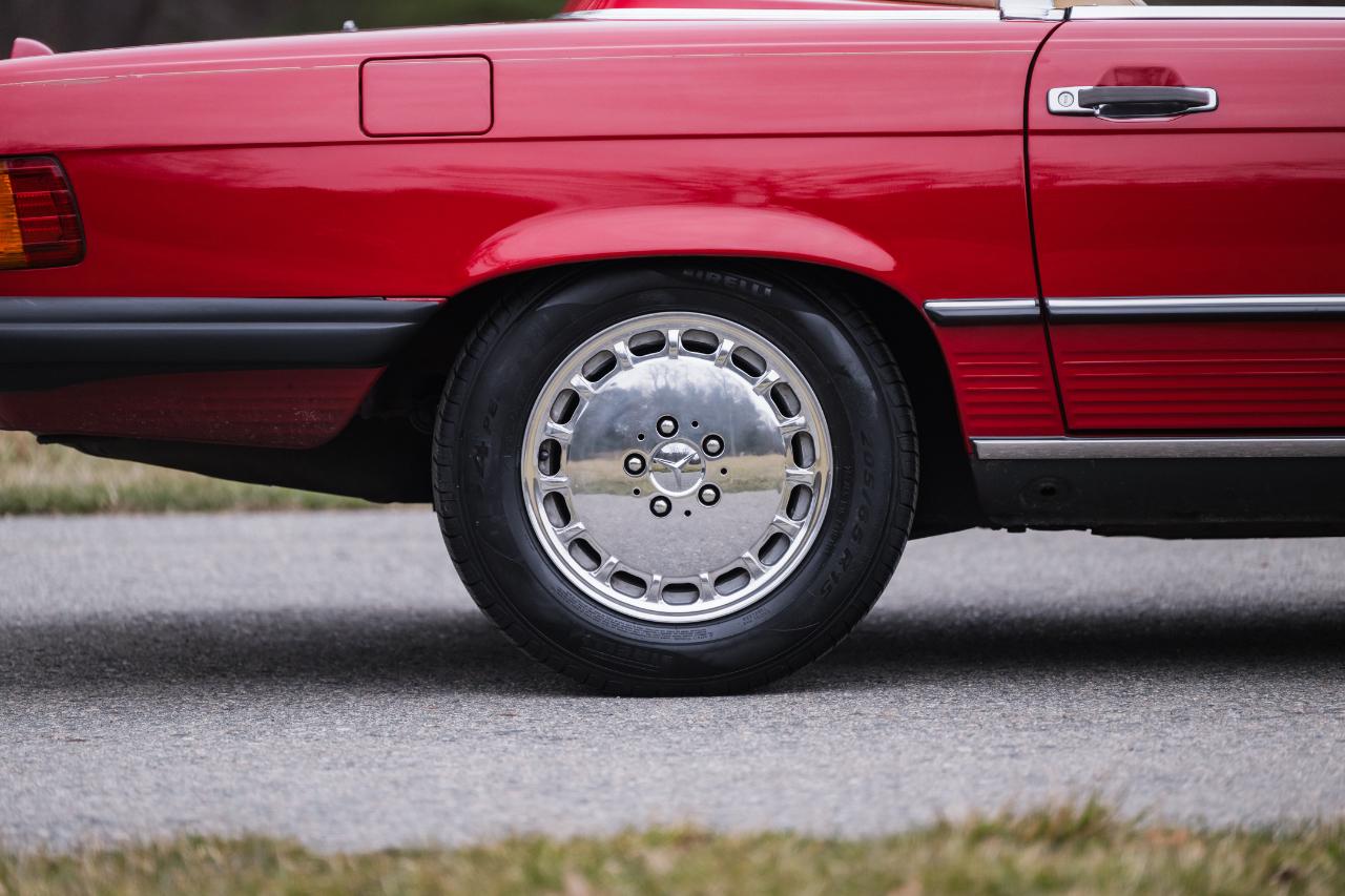 Mercedes-Benz 560 SL  1989