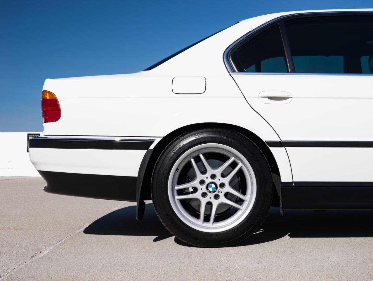 BMW 7-Series 740iL 1999
