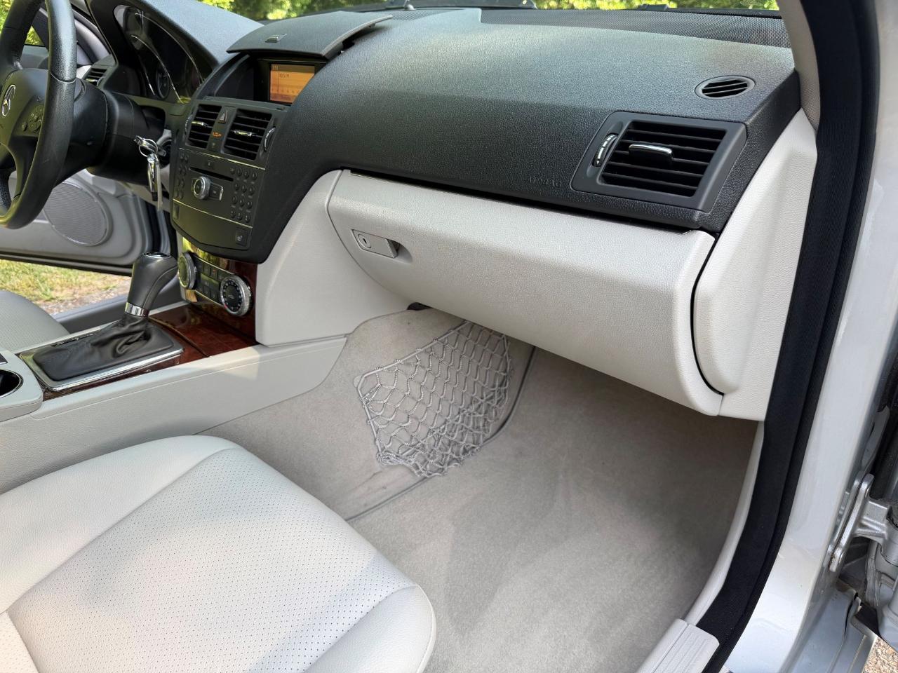 Mercedes-Benz C-Class C300 Luxury Sedan 2010