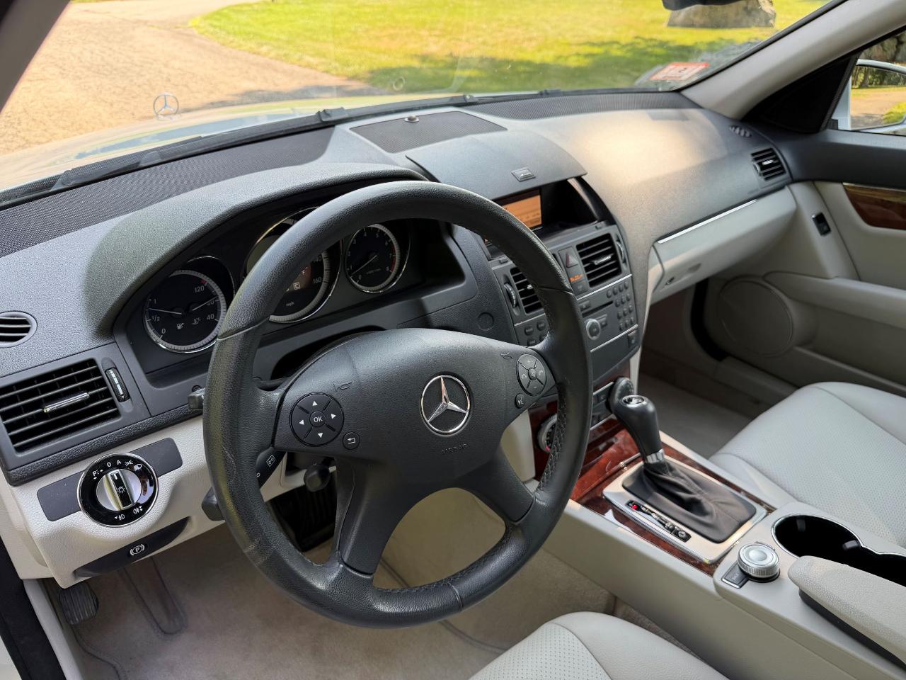 Mercedes-Benz C-Class C300 Luxury Sedan 2010