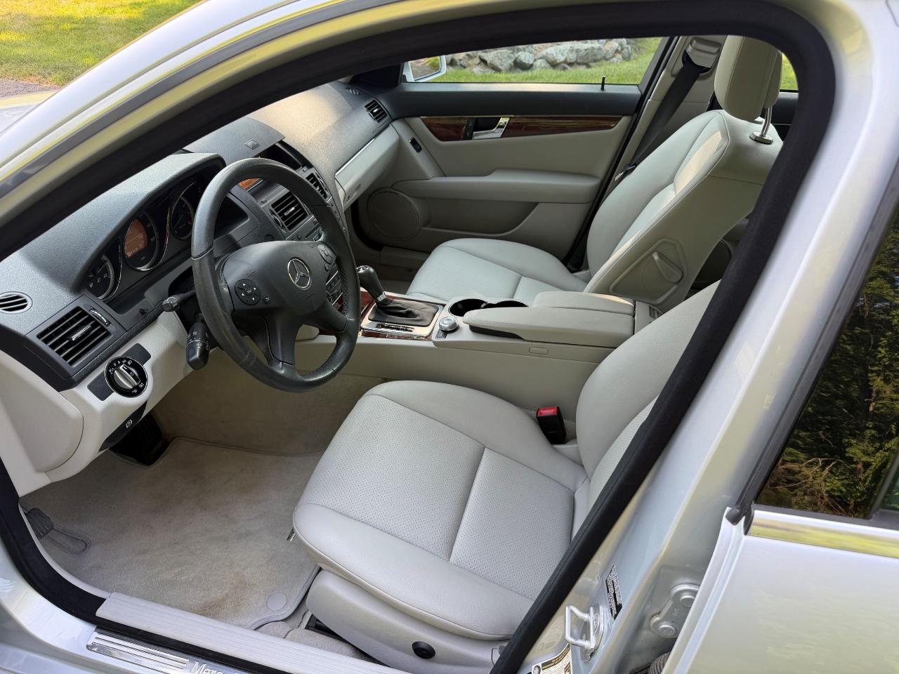 Mercedes-Benz C-Class C300 Luxury Sedan 2010