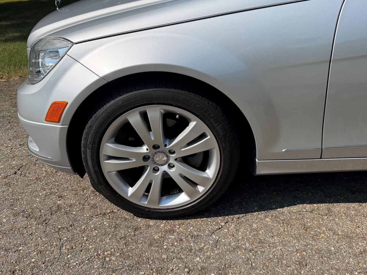 Mercedes-Benz C-Class C300 Luxury Sedan 2010