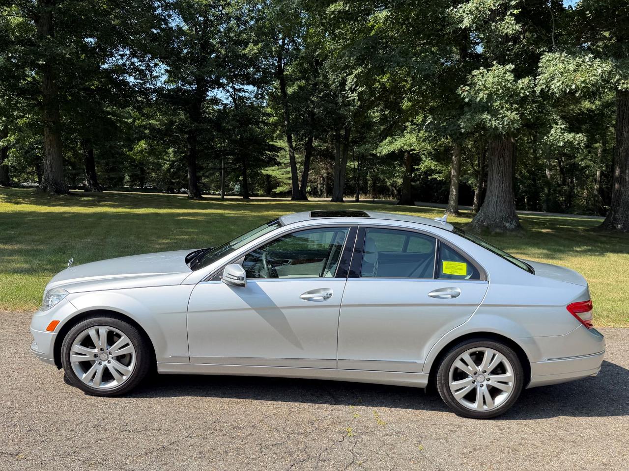 Mercedes-Benz C-Class C300 Luxury Sedan 2010