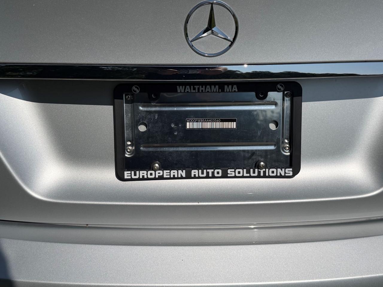 Mercedes-Benz C-Class C300 Luxury Sedan 2010