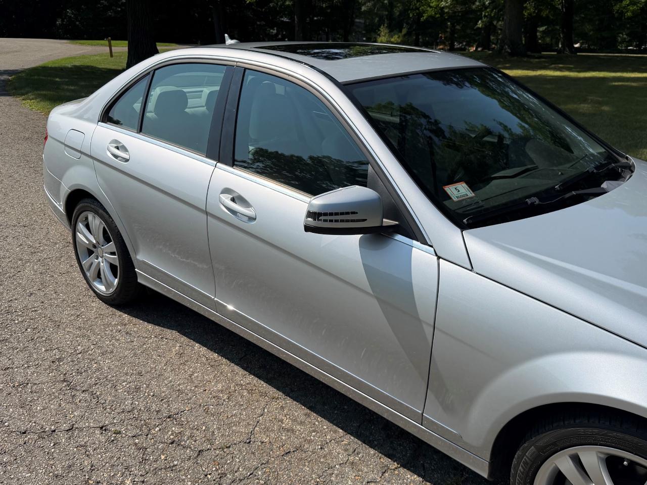 Mercedes-Benz C-Class C300 Luxury Sedan 2010