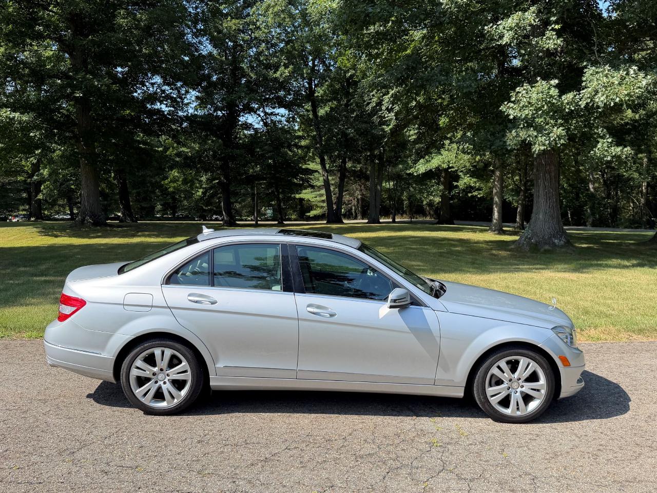 Mercedes-Benz C-Class C300 Luxury Sedan 2010