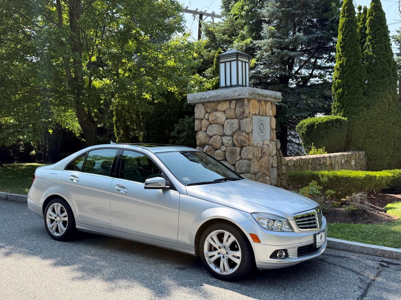 Mercedes-Benz C-Class C300 Luxury Sedan 2010