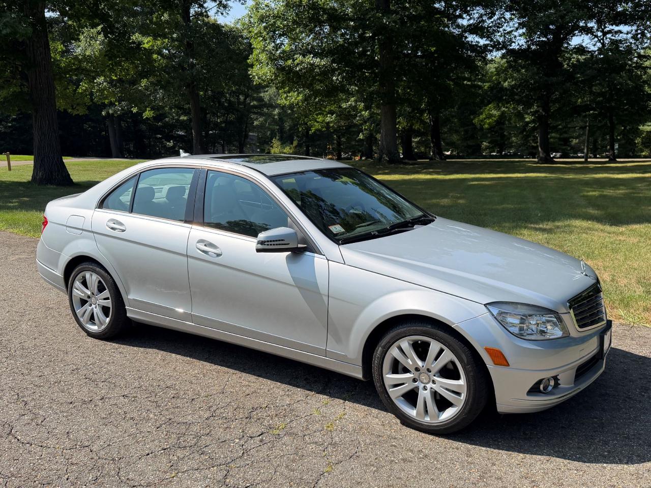 Mercedes-Benz C-Class C300 Luxury Sedan 2010