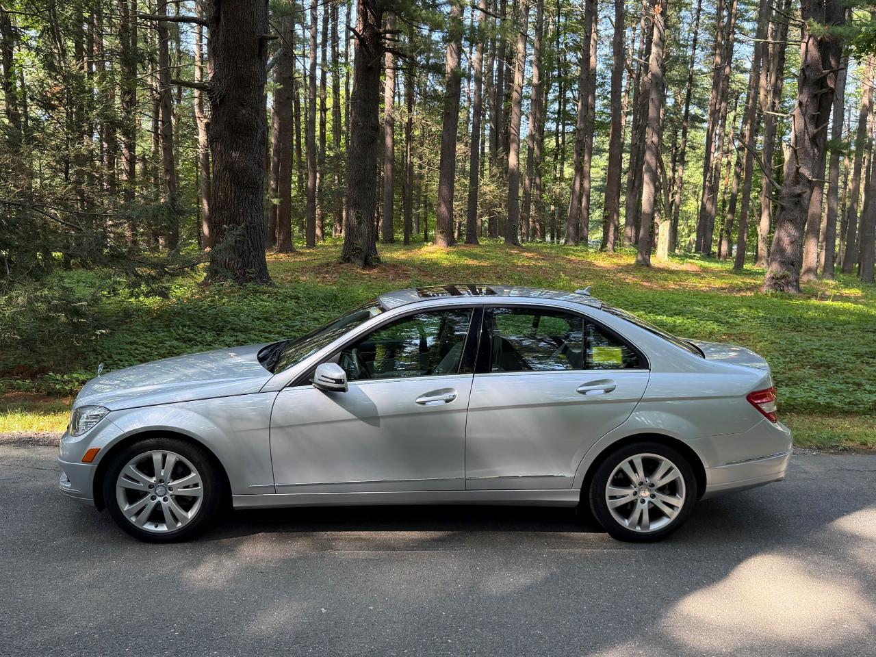 Mercedes-Benz C-Class C300 Luxury Sedan 2010
