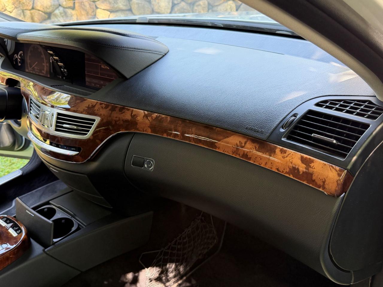 Mercedes-Benz S-Class S550 2007
