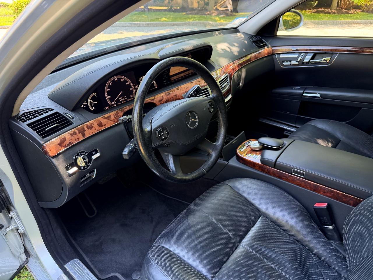 Mercedes-Benz S-Class S550 2007